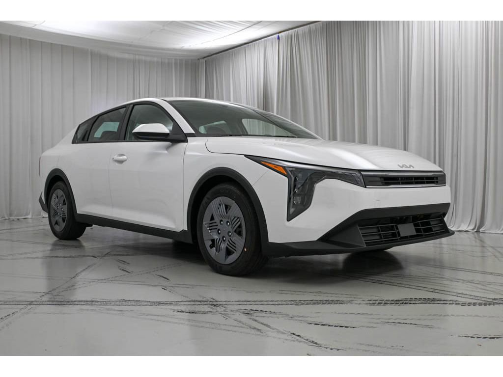New 2025 Kia K4 image 2
