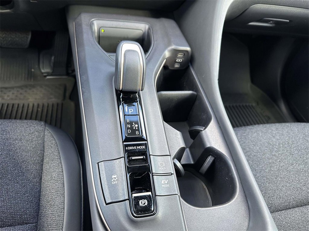 Used 2023 Toyota Crown XLE image 6