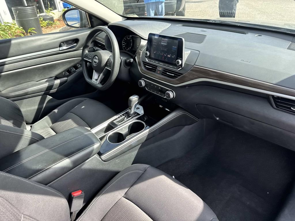 Used 2023 Nissan Altima 2.5 SV image 13