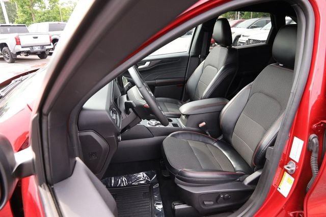 Used 2023 Ford Escape ST-Line w/ Tech Pack #1 FWD image 9