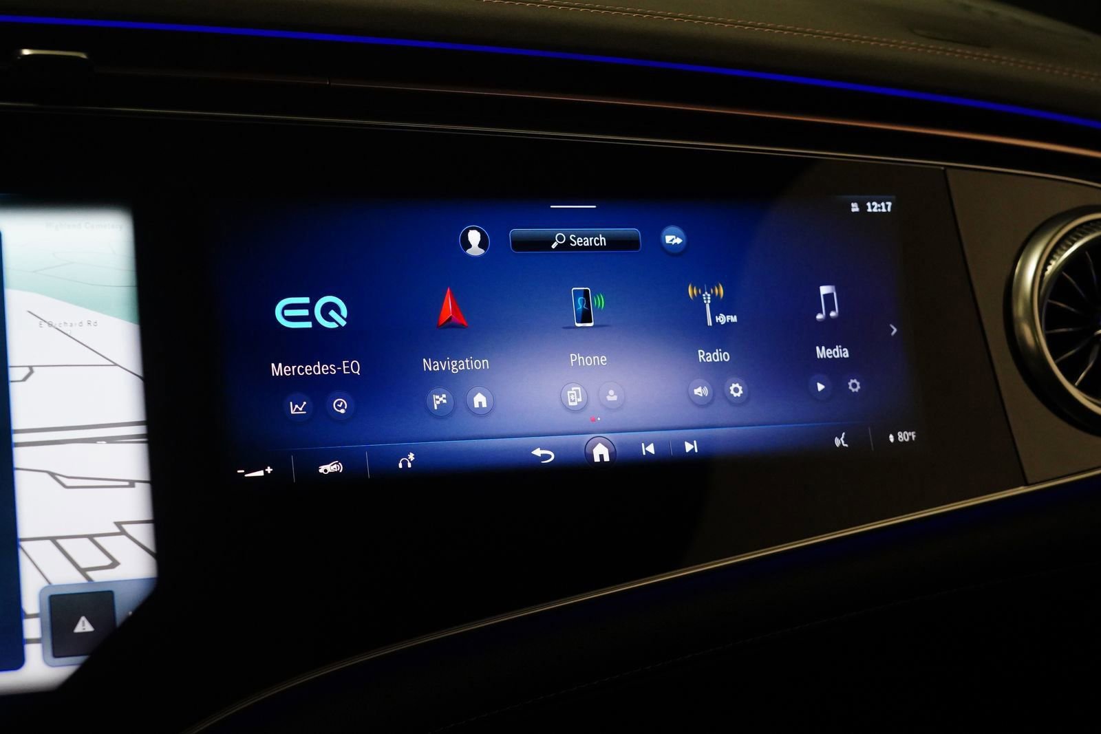 New 2026 Mercedes-Benz EQS 400 4MATIC SUV image 29