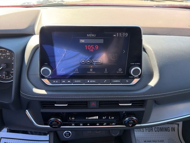 Used 2023 Nissan Rogue SV image 18