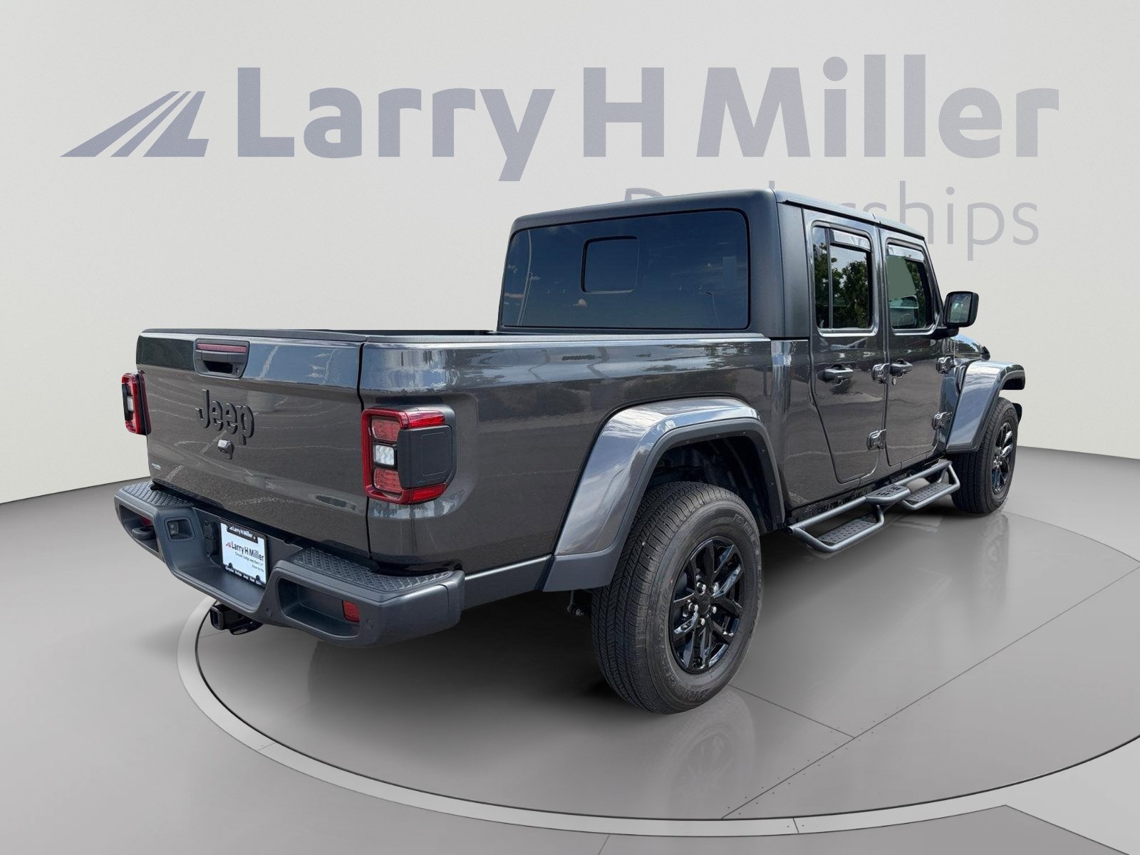 Used 2023 Jeep Gladiator Sport AWD/4WD image 6