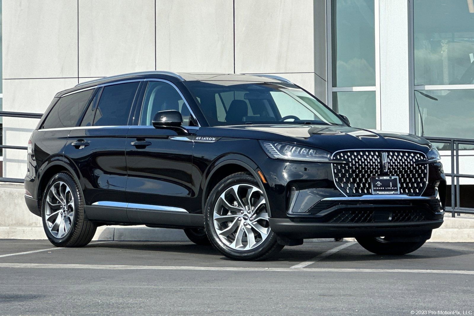 New 2025 Lincoln Aviator 2WD w/ Equipment Group 101A image 1