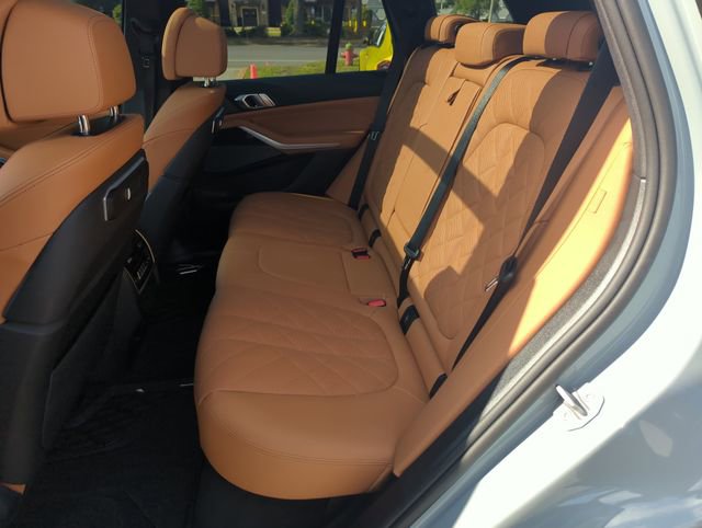 Used 2026 BMW X5 xDrive40i w/ M Sport Package AWD/4WD image 29