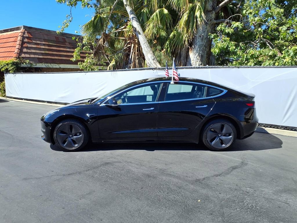 Used 2020 Tesla Model 3 Standard Range Plus image 4
