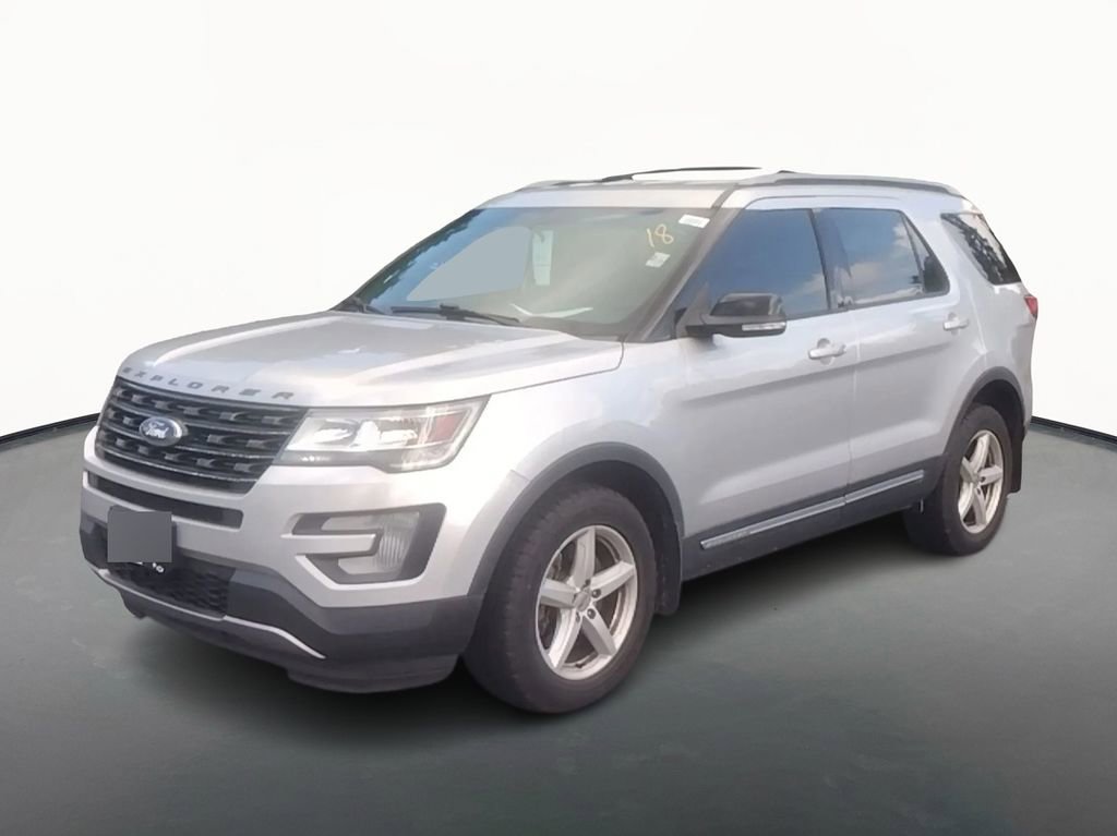 Used 2016 Ford Explorer XLT image 7