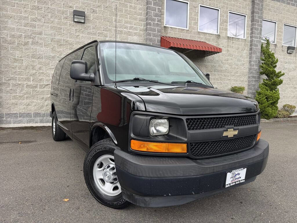 Used 2017 Chevrolet Express 2500 image 2