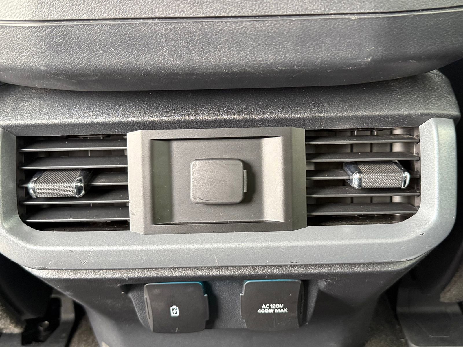 Used 2023 Ford F150 Lariat w/ Trailer Tow Package image 19