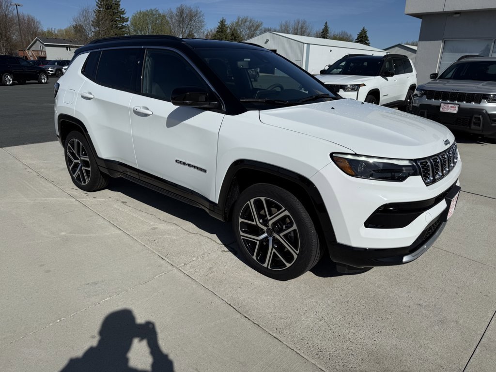Used 2025 Jeep Compass Limited w/ Elite Group AWD/4WD image 1