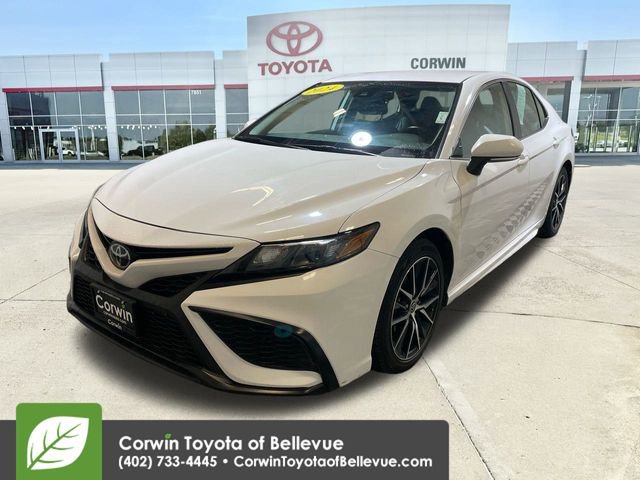 Used 2024 Toyota Camry SE image 4