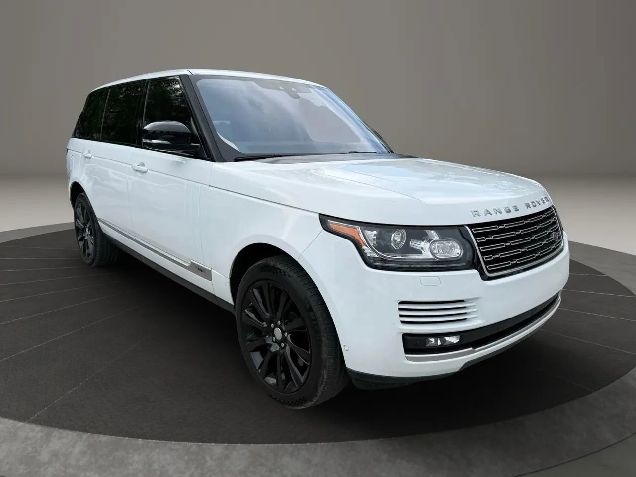 Used 2017 Land Rover Range Rover Long Wheelbase Supercharged image 7