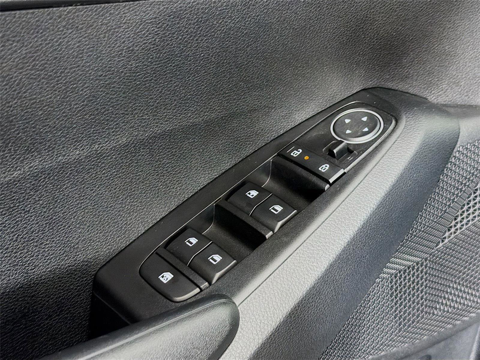 Used 2025 Kia Seltos LX image 18