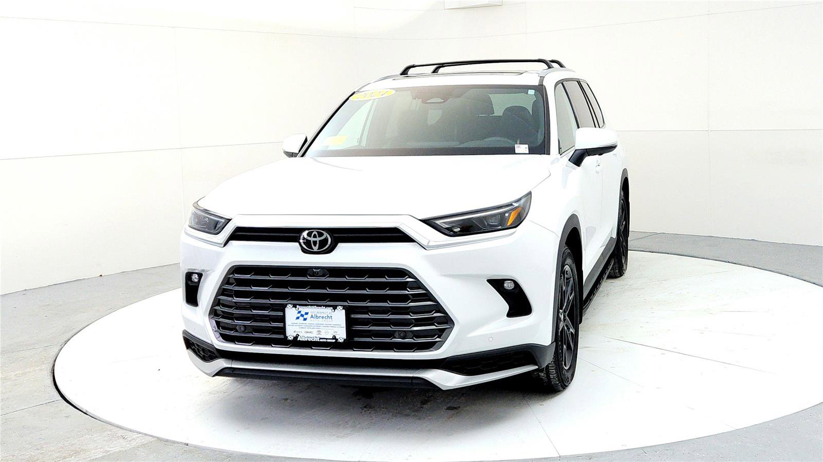 Used 2024 Toyota Grand Highlander AWD Hybrid image 2