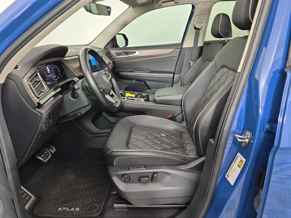 Used 2025 Volkswagen Atlas SEL Premium R-Line AWD/4WD image 16