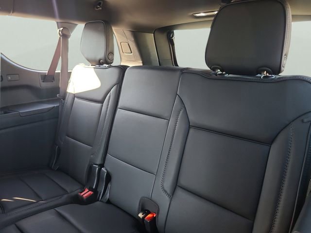 Used 2025 GMC Yukon XL Denali AWD/4WD image 11
