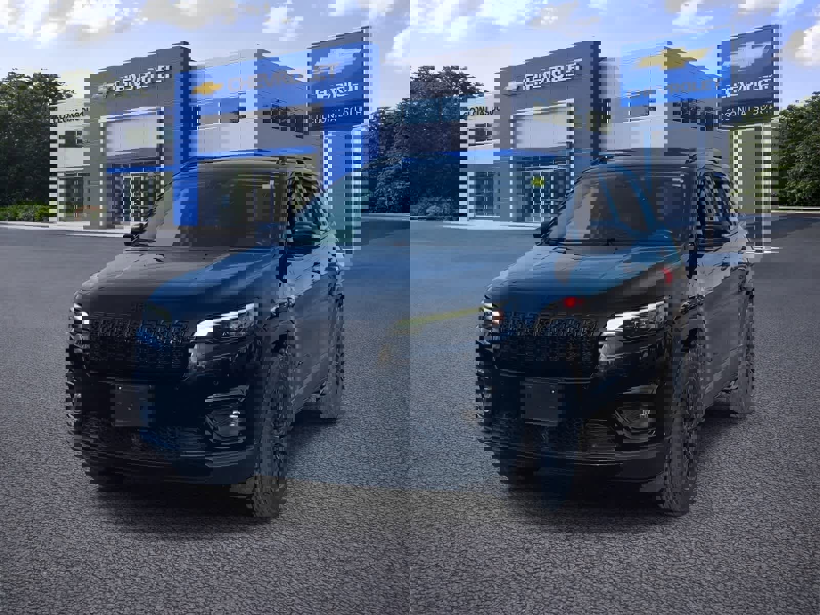 Used 2023 Jeep Cherokee Altitude Lux image 2