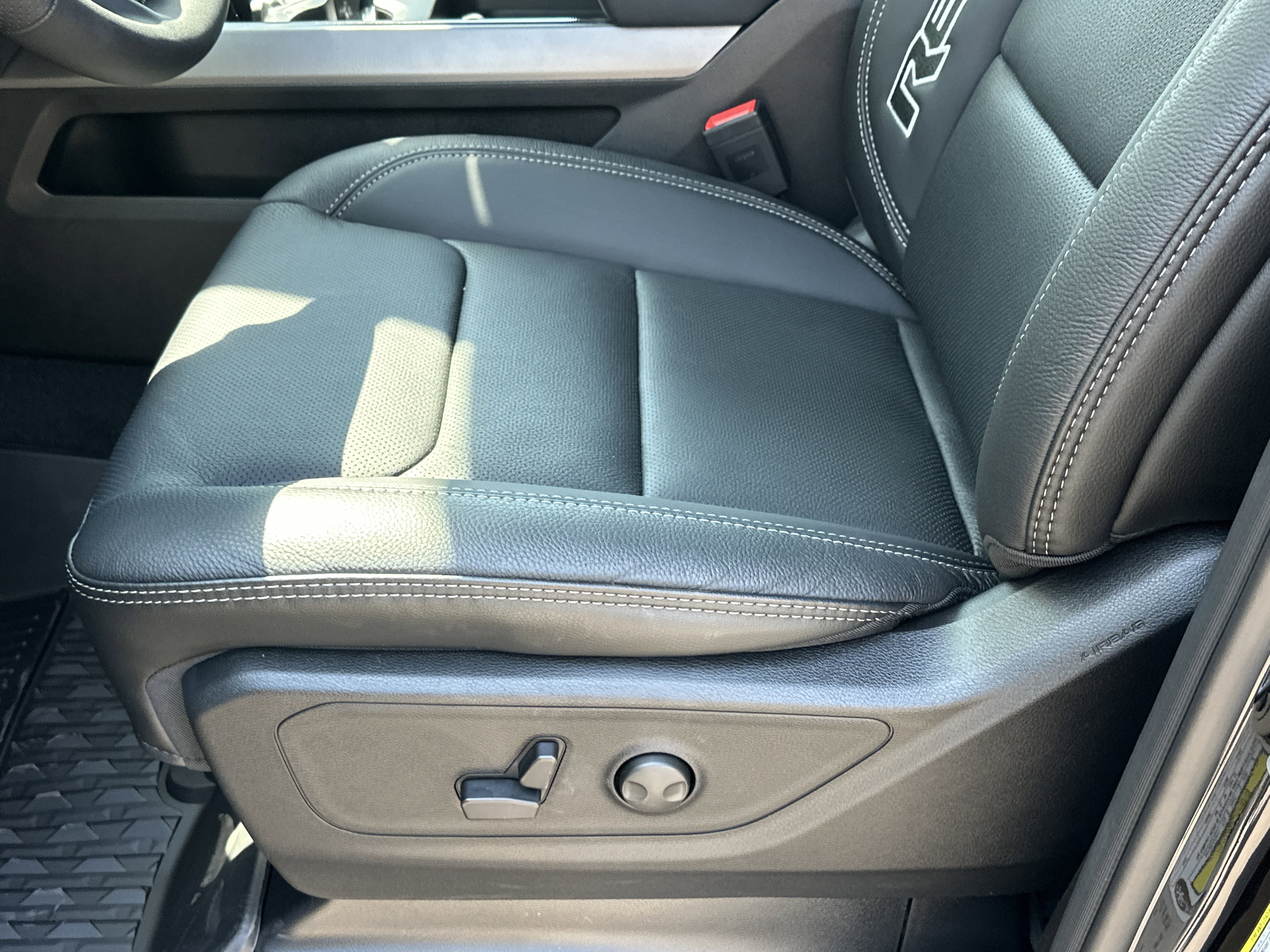 New 2026 RAM 1500 Rebel w/ Rebel Level 2 Equipment Group AWD/4WD image 31