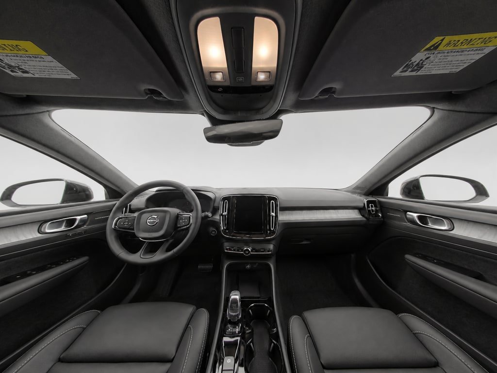 New 2026 Volvo XC40 B5 Plus w/ Climate Package AWD/4WD image 13