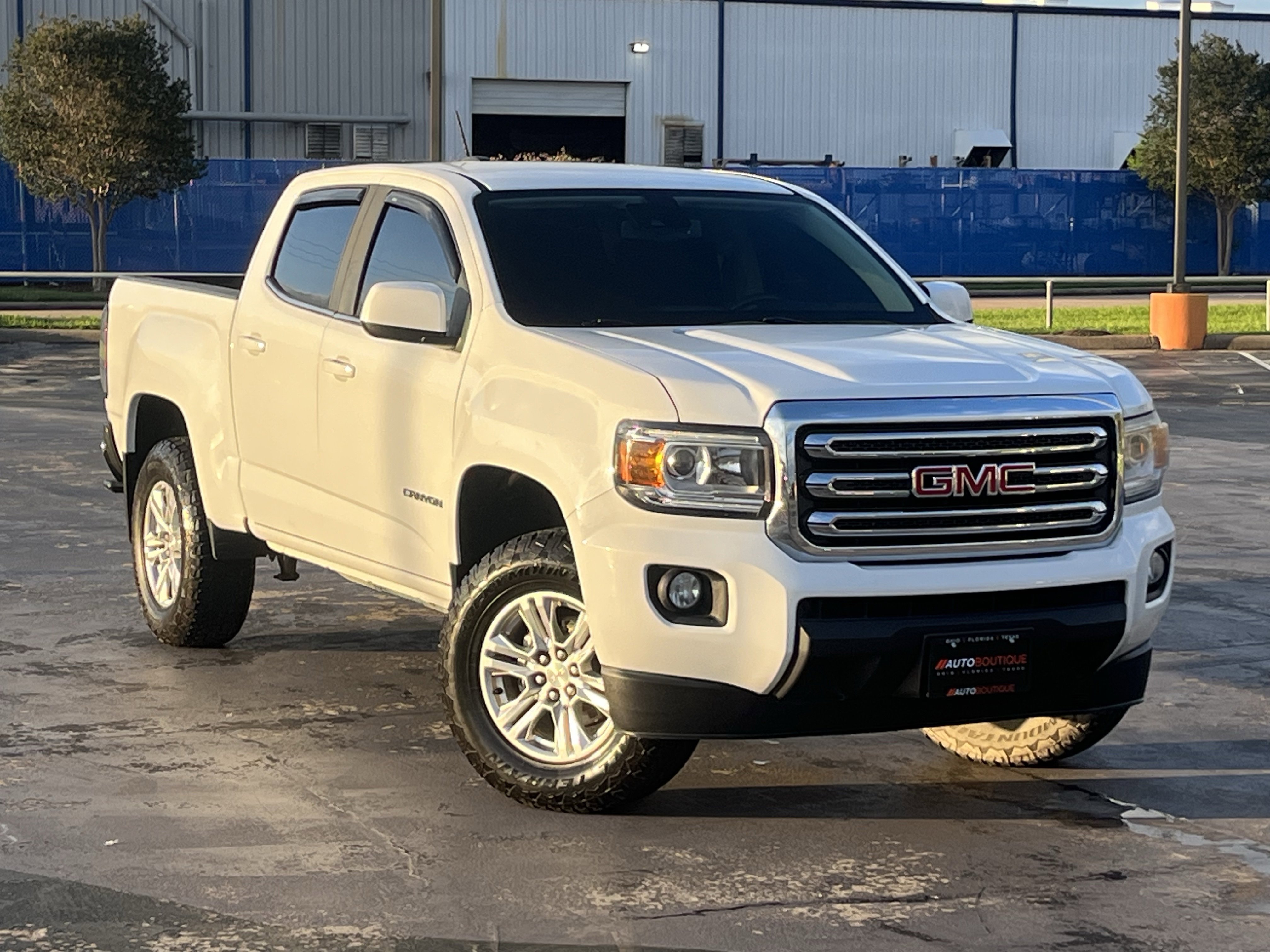 Used 2020 GMC Canyon SLE w/ Driver Alert Package RWD image 3