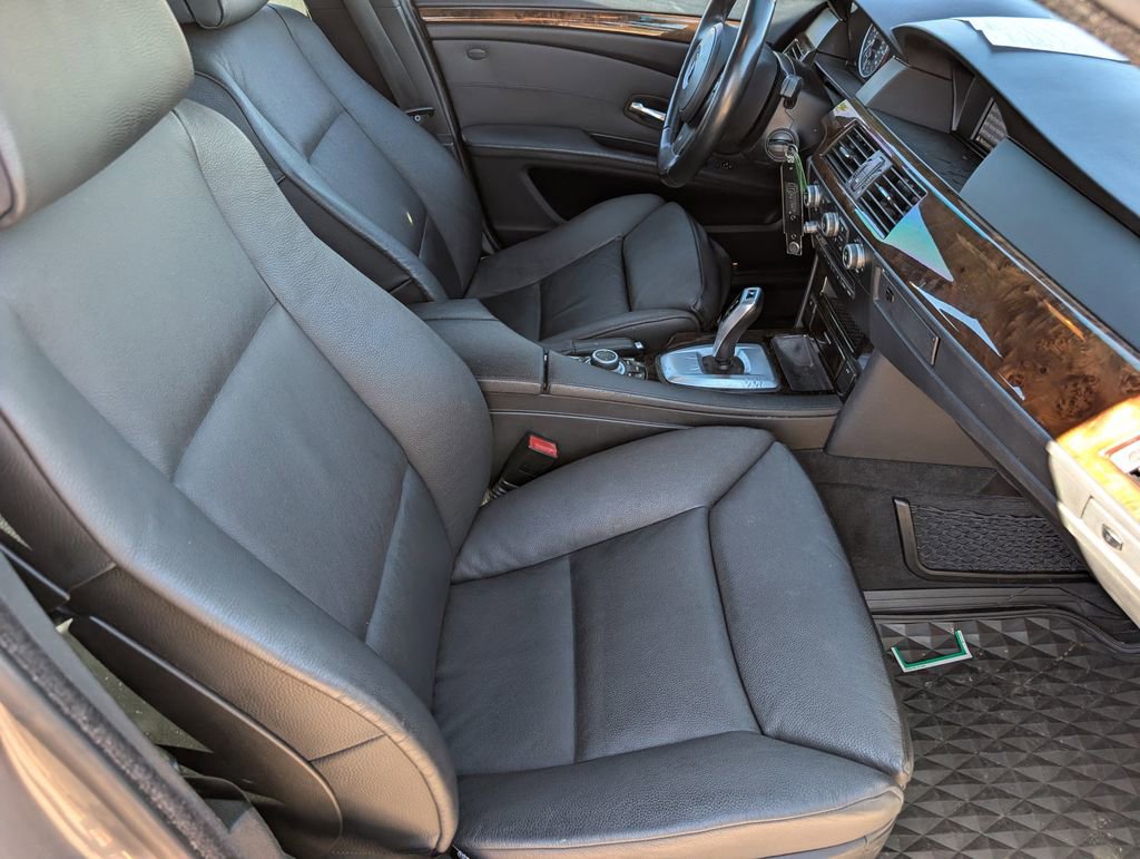 Used 2010 BMW 528i Sedan image 12