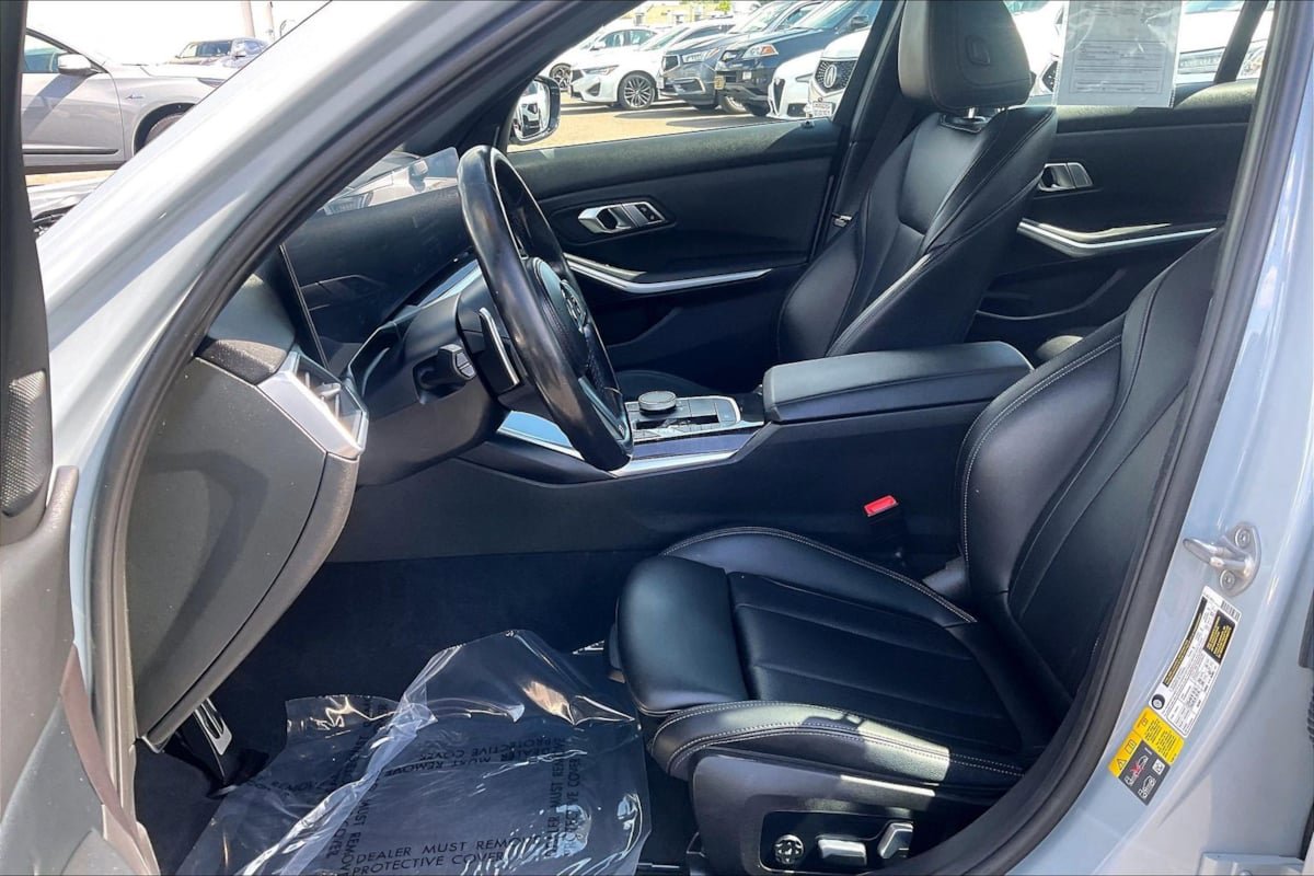 Used 2023 BMW 330e w/ M Sport Package RWD image 21