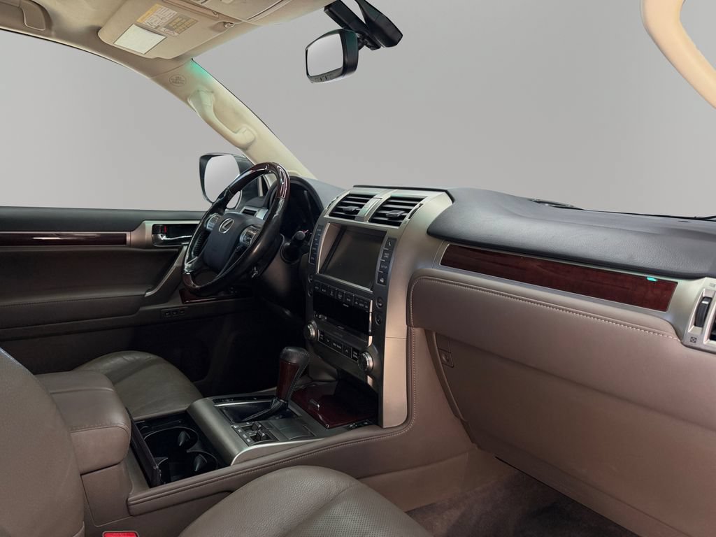 Used 2018 Lexus GX 460 Premium w/ Premium Package AWD/4WD image 16