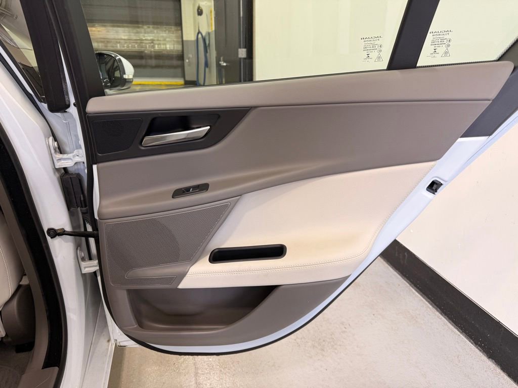 Used 2018 Jaguar XE Prestige AWD/4WD image 25