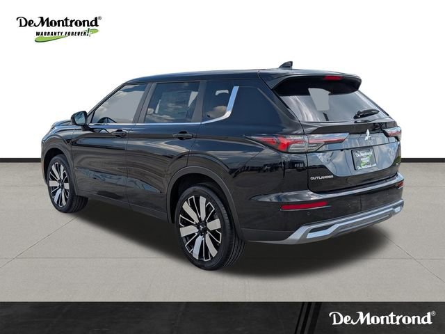 Used 2025 Mitsubishi Outlander SE image 7