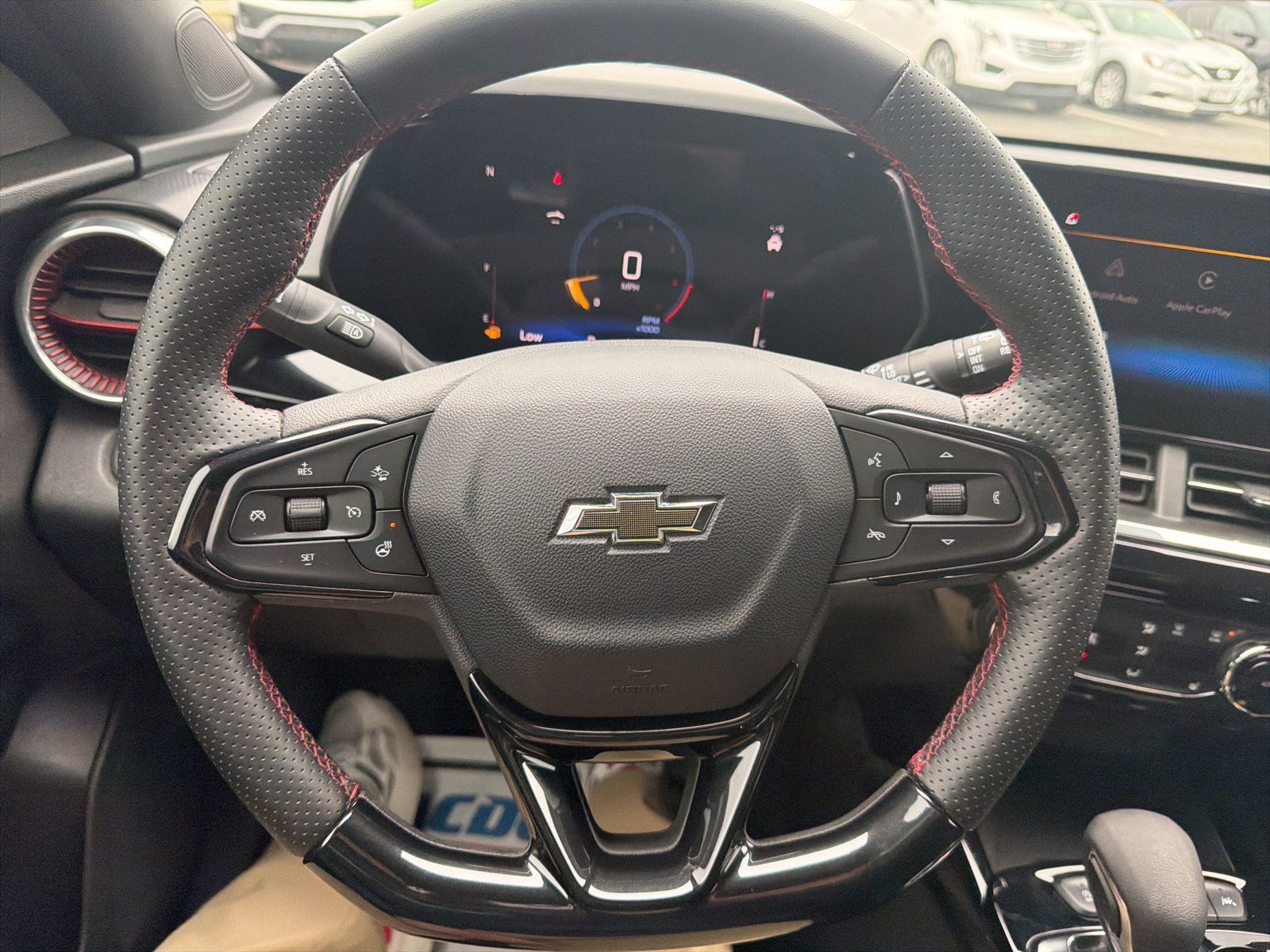 Used 2025 Chevrolet Trax RS w/ Sunroof Package FWD image 13