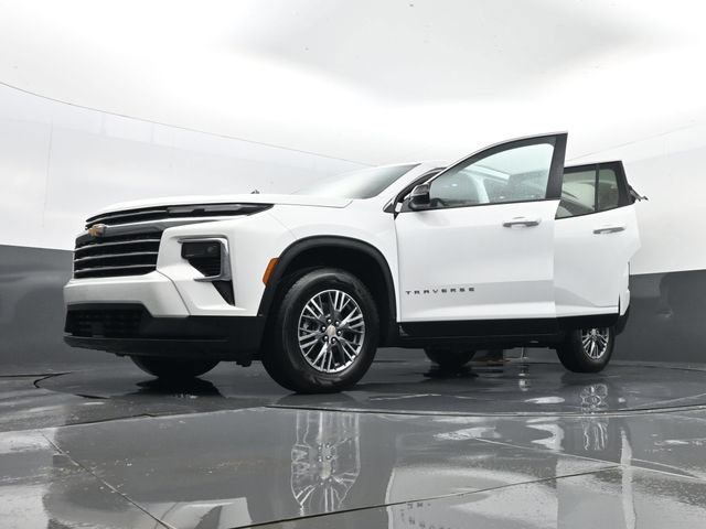 Used 2025 Chevrolet Traverse LT AWD/4WD image 36