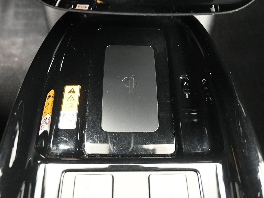 Certified 2020 Toyota Prius Limited w/ Premium Convenience Package image 25