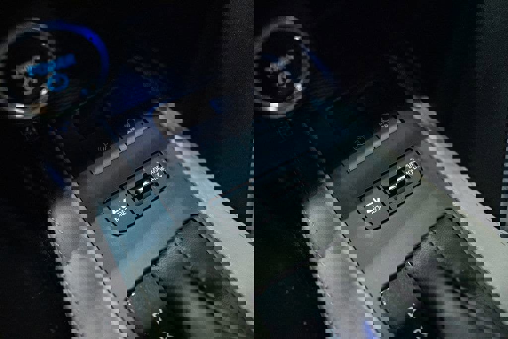 Used 2023 Toyota Venza LE image 29