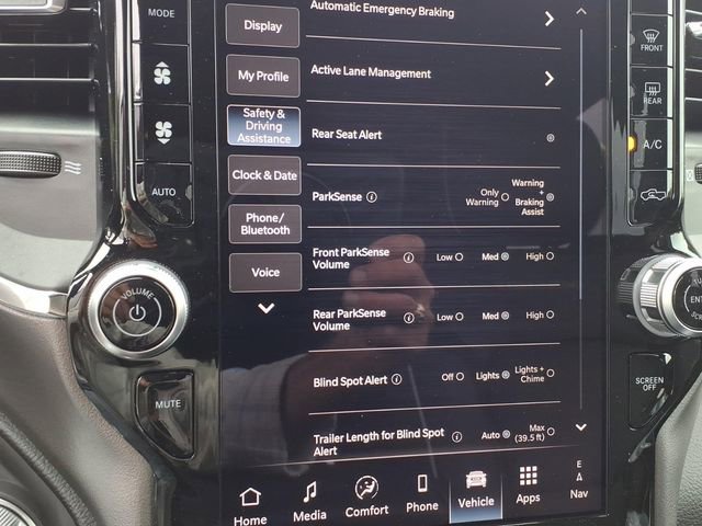 New 2026 RAM 1500 Laramie AWD/4WD image 8
