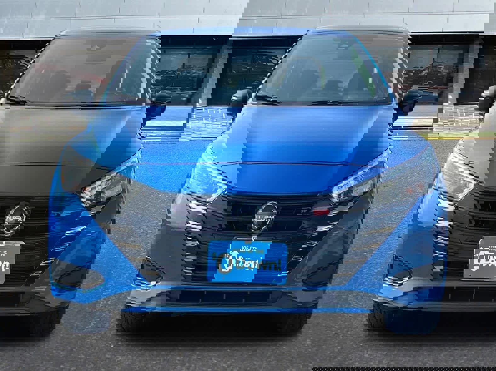 Used 2024 Nissan Versa SR image 11