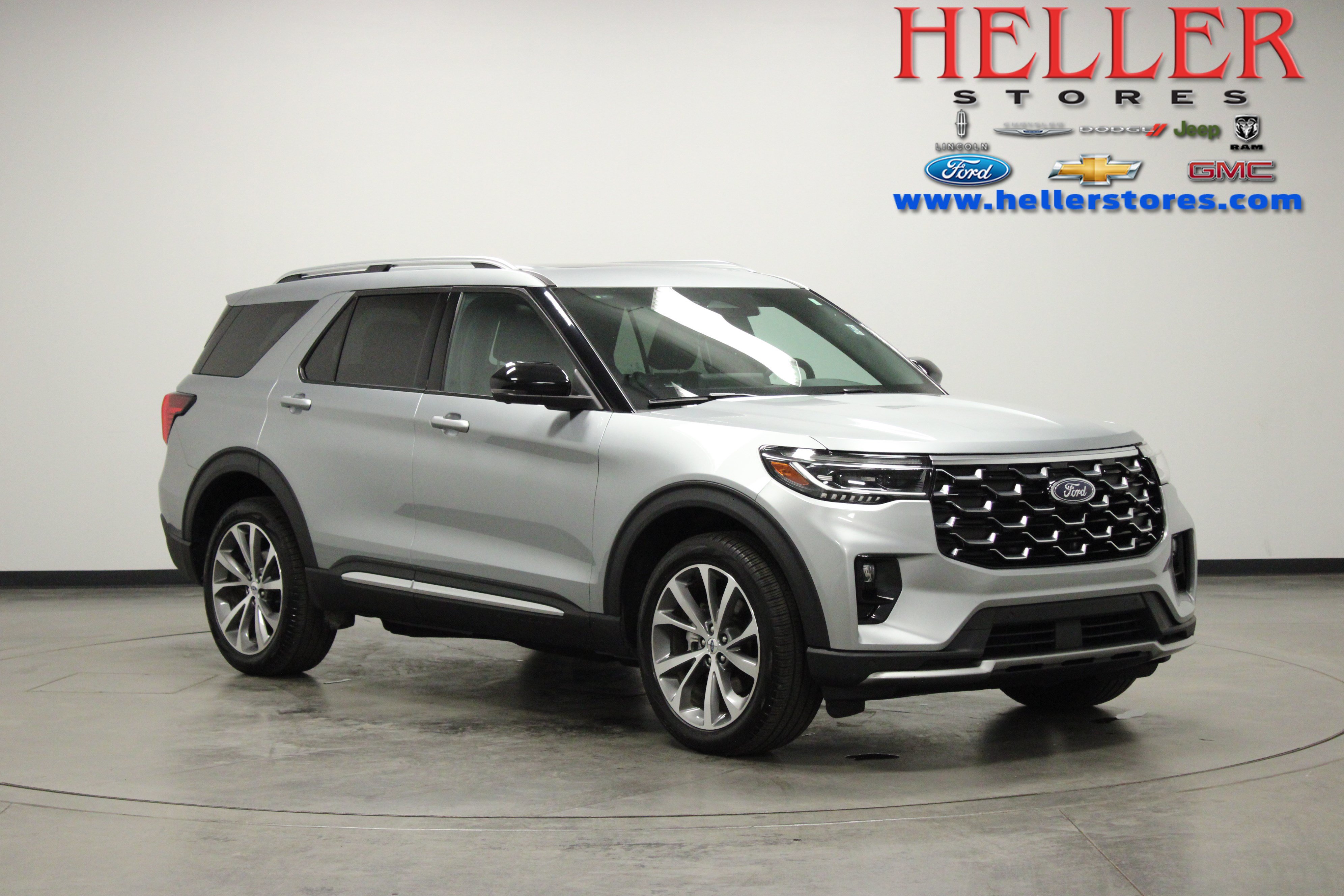 Used 2025 Ford Explorer Platinum w/ Ultimate Package AWD/4WD image 1