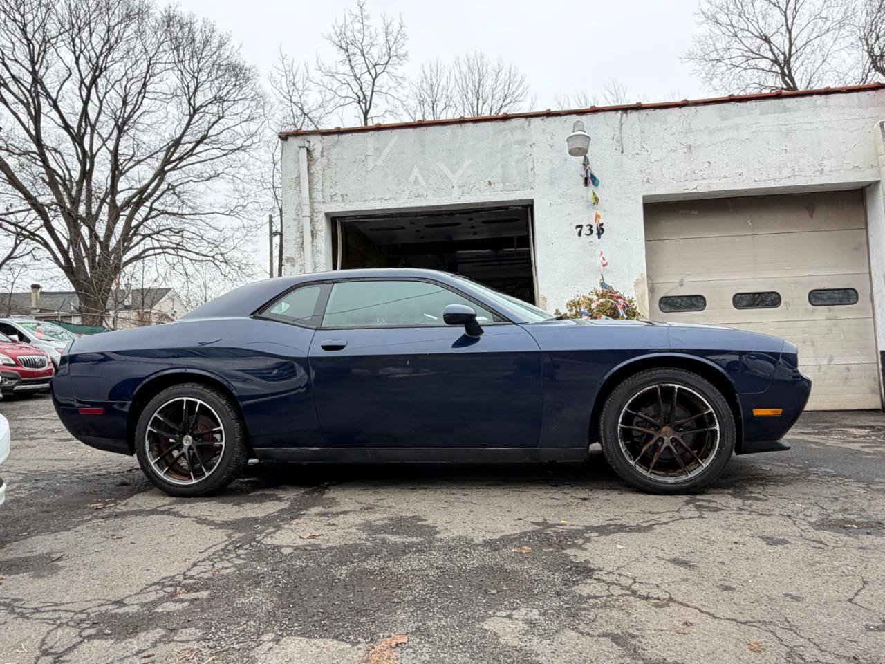 Used 2014 Dodge Challenger SXT image 11