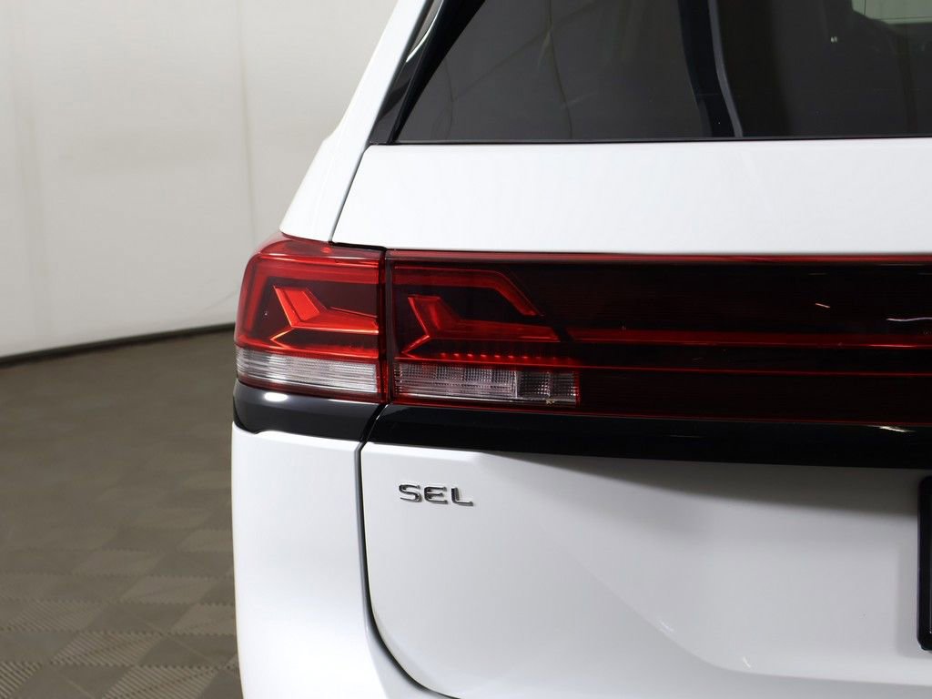Certified 2024 Volkswagen Atlas Peak Edition SEL AWD/4WD image 19