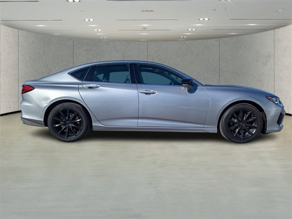 Used 2023 Acura TLX image 2