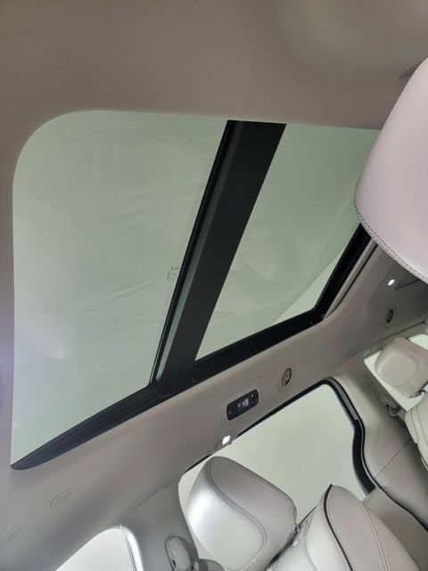 Used 2020 Chrysler Pacifica Limited FWD image 33