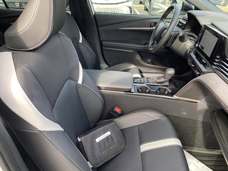 Certified 2025 Toyota Camry SE image 20