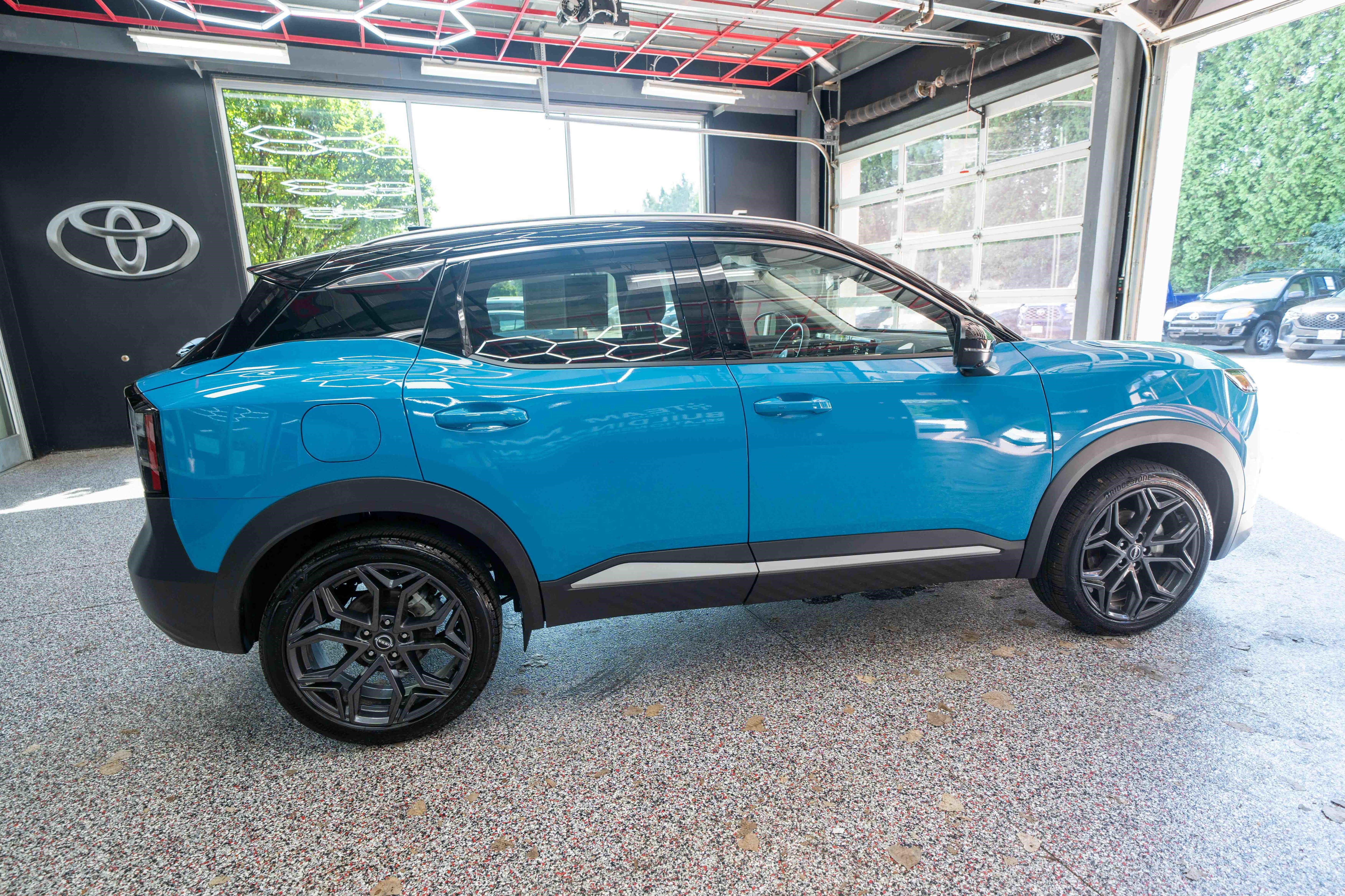 Used 2026 Nissan Kicks SR w/ SR Premium Package AWD/4WD image 4