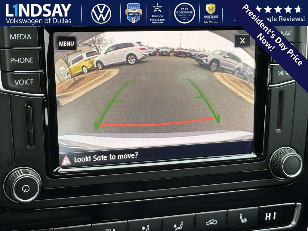 Used 2018 Volkswagen Passat 2.0T SEL Premium image 12