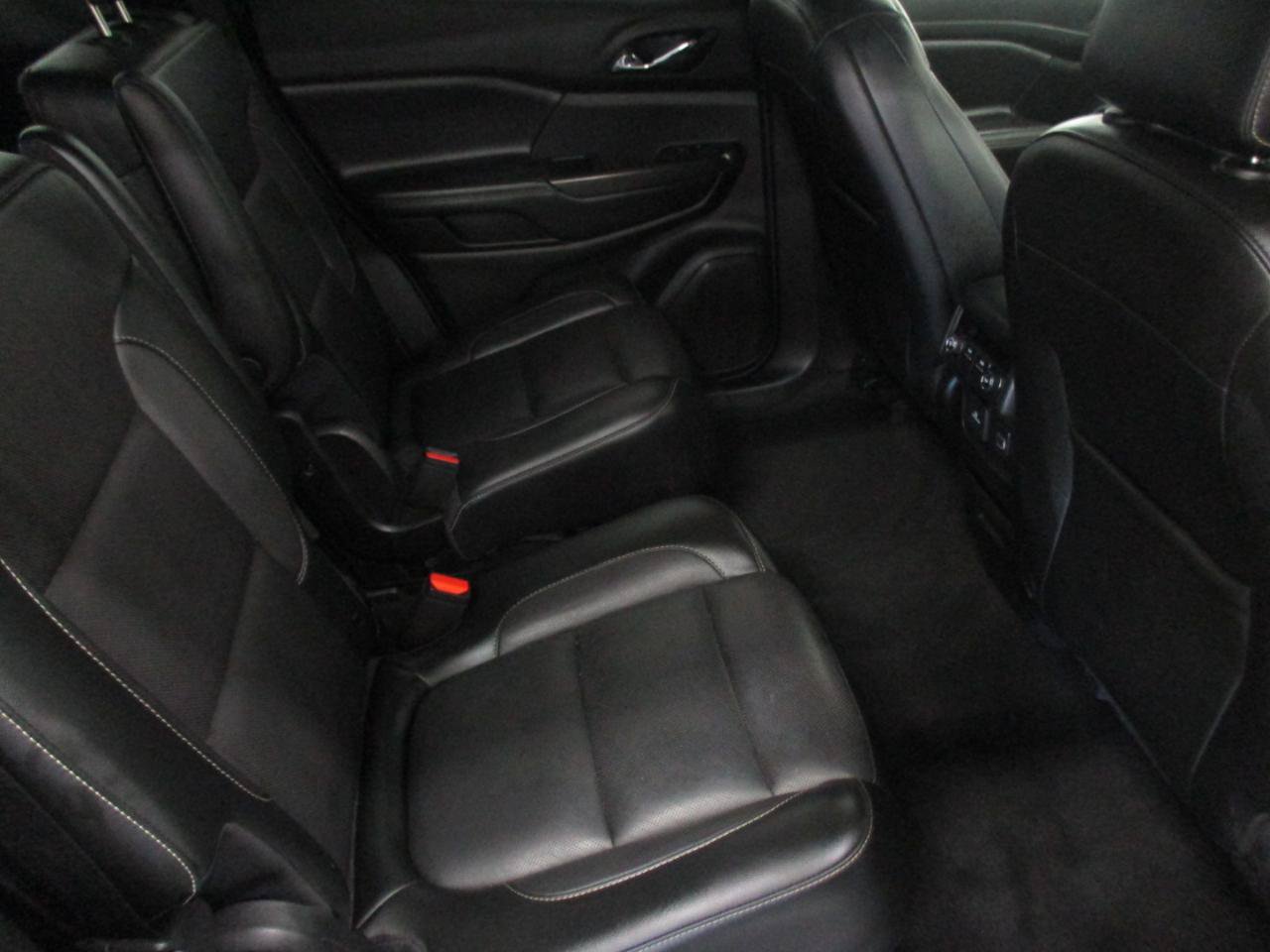 Used 2019 GMC Acadia SLT AWD/4WD image 13