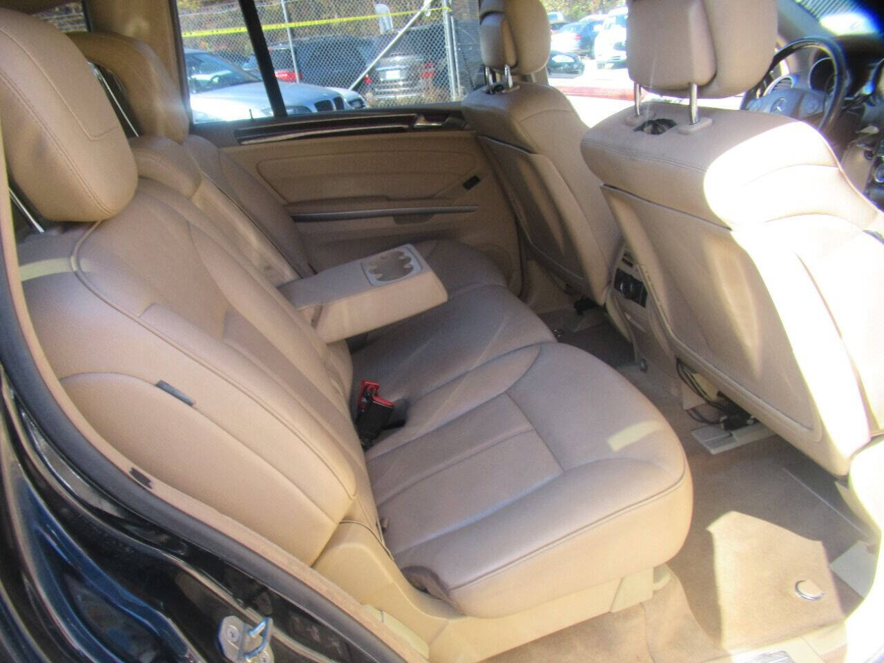 Used 2011 Mercedes-Benz GL 450 4MATIC image 27