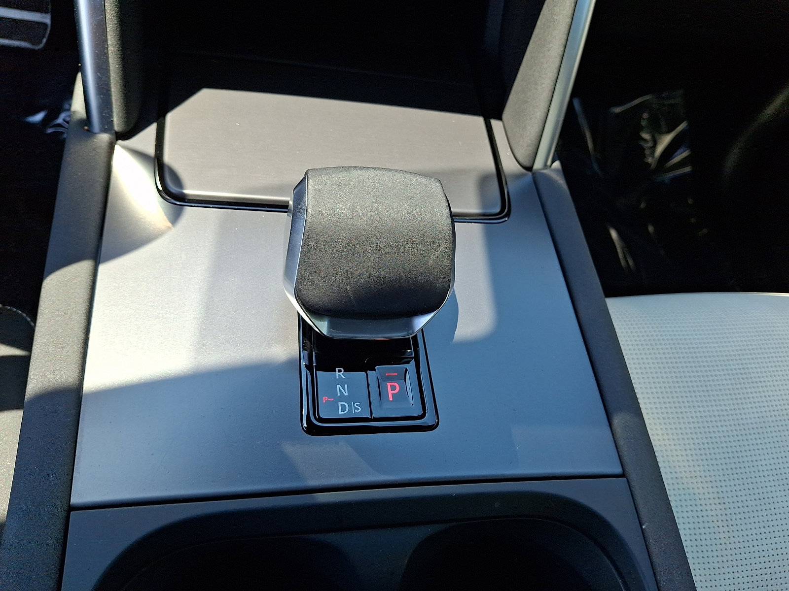 Used 2025 Land Rover Discovery Sport Dynamic SE AWD/4WD image 14