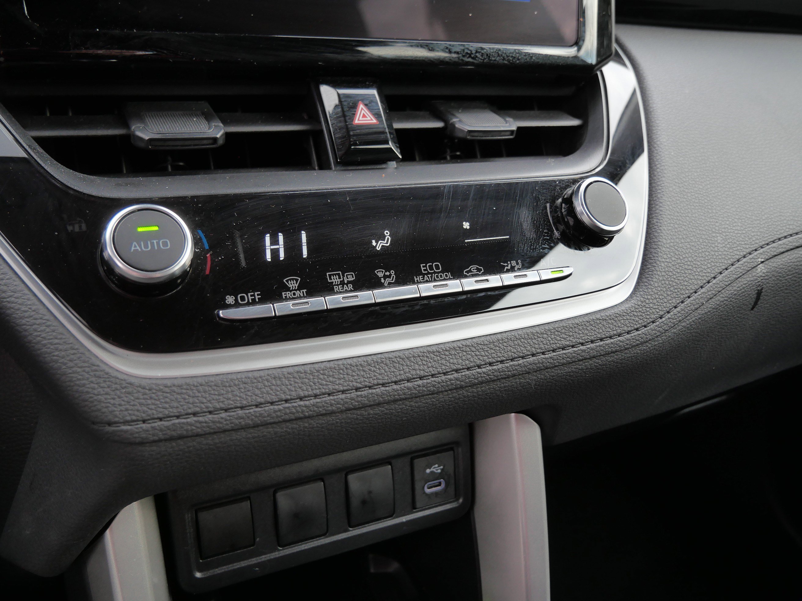 Certified 2025 Toyota Corolla Cross LE image 24