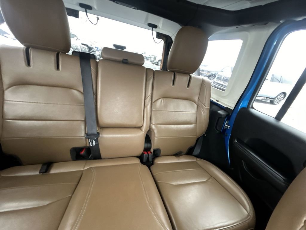 Used 2022 Jeep Wrangler Unlimited Sahara w/ Cold Weather Group image 15