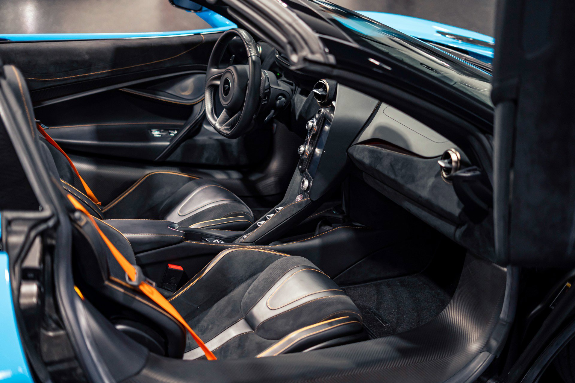 Used 2021 McLaren 720S Spider RWD image 6