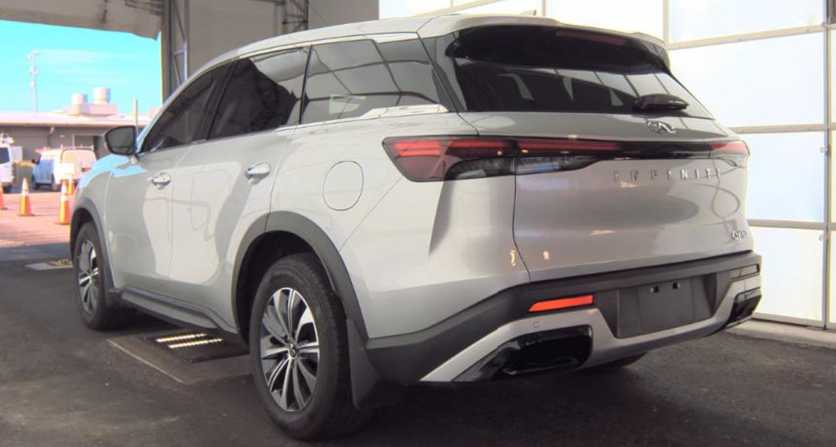 Certified 2023 INFINITI QX60 Pure FWD image 8